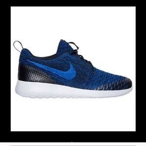 5.5 NIKE ROSHE FLYNIT NEW